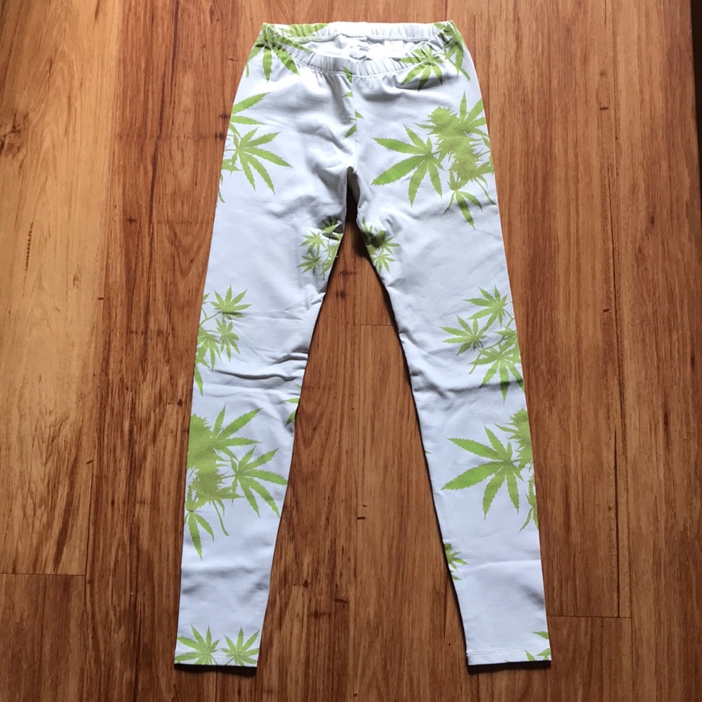 Valley High Green Leaf leggings